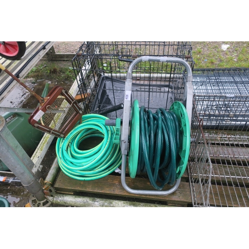 454 - HOZELOC REEL AND HOSE