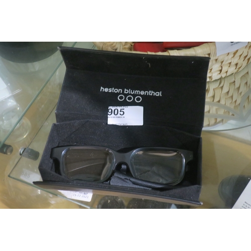 905 - REAL 3D GLASSES IN HESTON BLUMENTHAL CASE