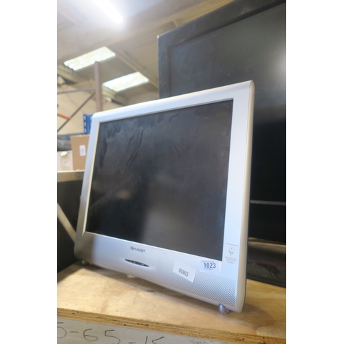 1023 - SHARP PORTABLE TV