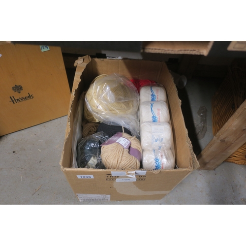 1238 - BOX OF WOOL