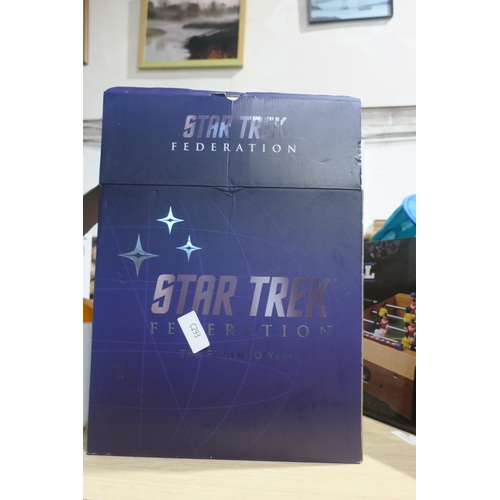 1271 - STAR TREK FEDERATION ILLUSTRATED VOLUMES SET