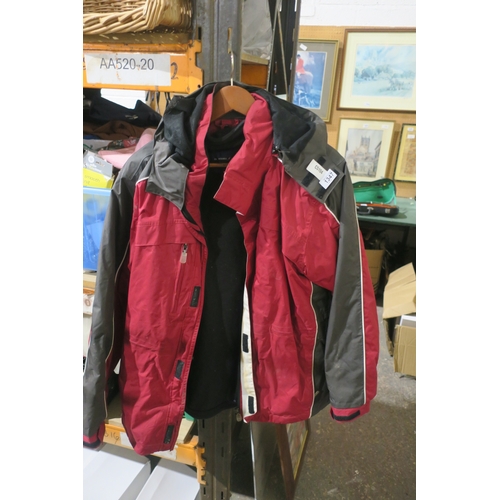 1347 - SNOWDONIA JACKET SIZE 40/42