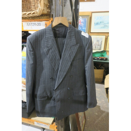 1350 - PURE NEW WOOL PINSTRIPE SUIT 42