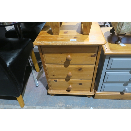 1543 - THREE DRAWER PINE BEDSIDE DRAWER UNIT