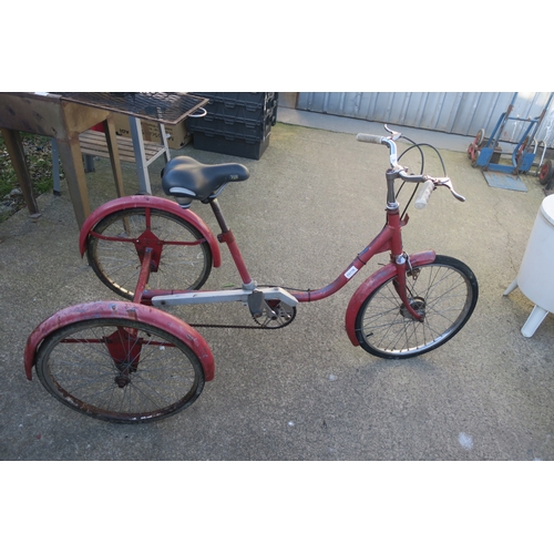 10 - VINTAGE TRICYCLE