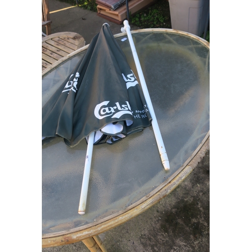 40 - CARLSBERG PARASOL