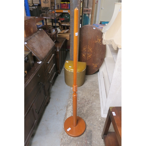 525 - MID-CENTURY STANDARD LAMP