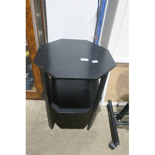 1484 - BLACK WOODEN OCTAGONAL SIDE TABLE