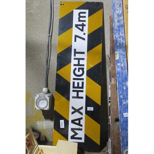 236 - METAL MAXIMUM HEIGHT SIGN