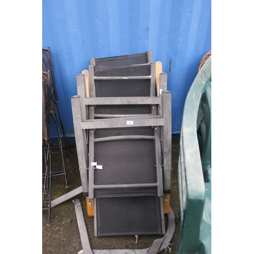 41 - 4 FOLDING SUN LOUNGERS