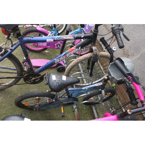 9 - GREY CHILDS BIKE