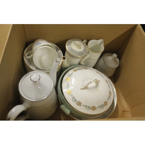 531 - ASSORTED TEA SET ITEMS TO INCLUDE CROWN MING