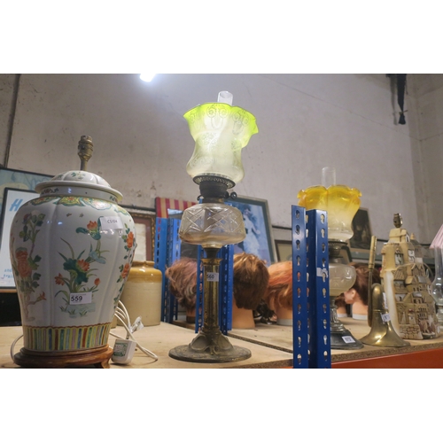 560 - LARGE GLASS OIL LAMP