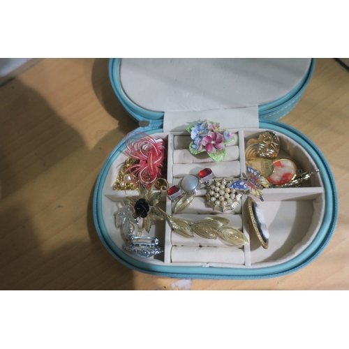 453 - BOX OF JEWELERY