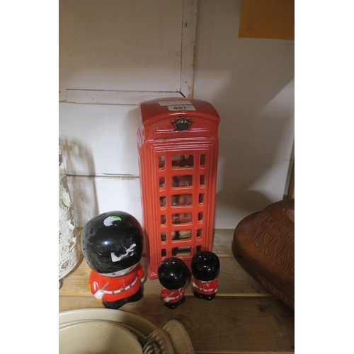 897 - PHONE BOX ORNAMENT