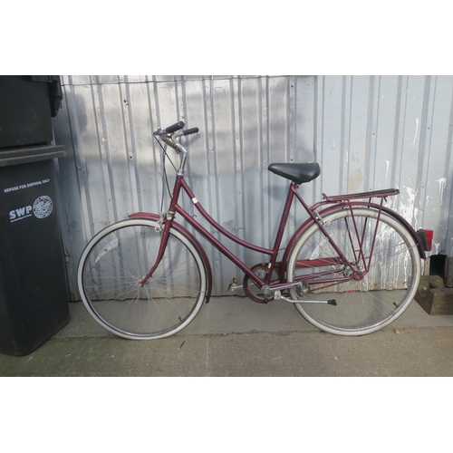 10 - LADIES CRUISER BIKE