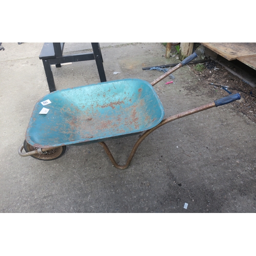 102 - VINTAGE KIDS WHEELBARROW