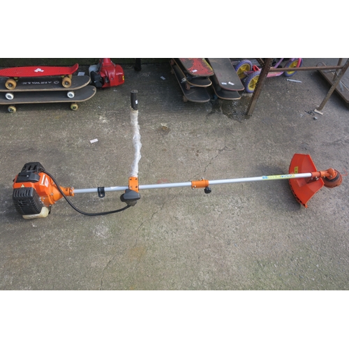 18 - PARKER HEAVY DUTY PETROL STRIMMER