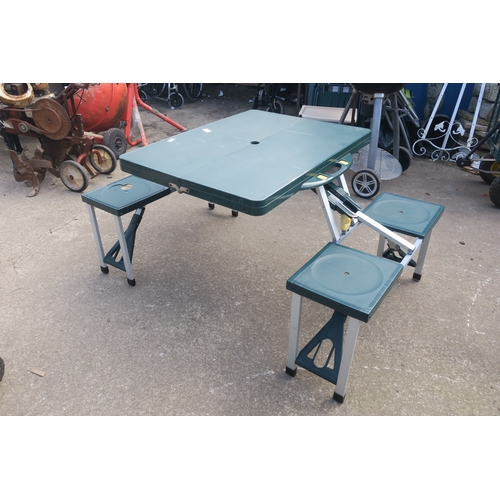 59 - PICNIC FOLDING TABLE