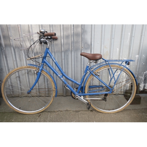 8 - LADIES PENDETON VINTAGE BIKE