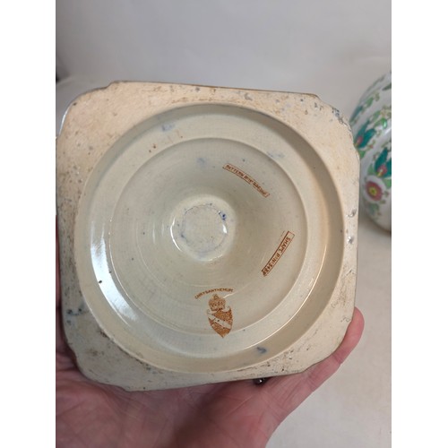 143 - Ceramics. Collectors lot to include a large vintage Mantle Vase, a large Chinoiserie Ginger Jar, sma... 