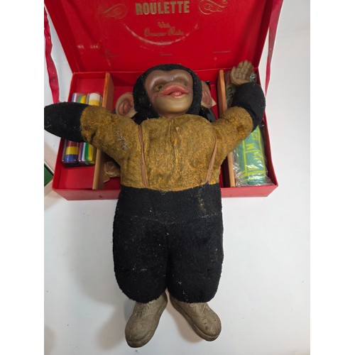 180 - Vintage Toys and Games lot to include Waddington's Formula One car racing game, Monte Carlo Roulette... 