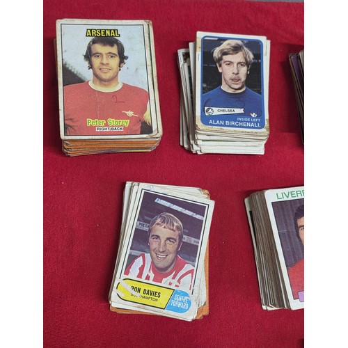 A collection of approximately 800 football collectors cards from the ...
