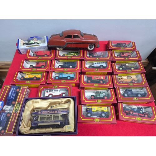 Lot 8         