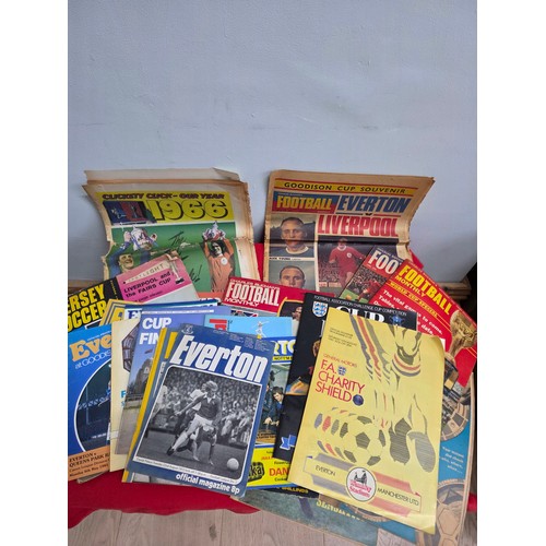 Everton Football Club programmes from the 1970's and 1980's and a selection of Football Magazines mostly World Cup related from the 1960's