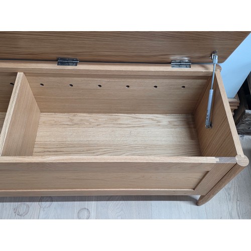 8 - Ercol Teramo range storage bench 120cm (L) 45cm (D) 49cm (H)
