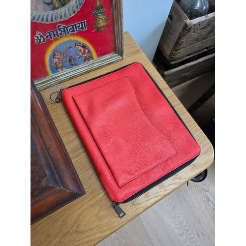 17 - Mixed lot of vintage items to include roller skates,  floral panels, napkin rings, wooden box, flask... 