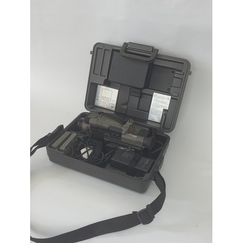 61 - Vintage Canon Canovision 8mm E70 CamRecorder with Hard Case & Extras