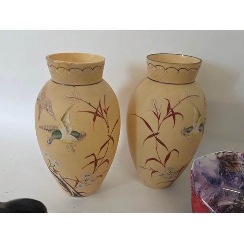 71 - A good mixed lot of ceramics to include a Venezia Gold Gilt Porcelain Tea Set, Newhall Hanley Vases ... 