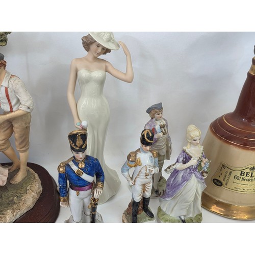 72 - A good mixed lot of collectables to include Swarovski crystals, a clock depciting sa Rolls Royce, Gl... 