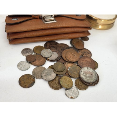 72 - A good mixed lot of collectables to include Swarovski crystals, a clock depciting sa Rolls Royce, Gl... 