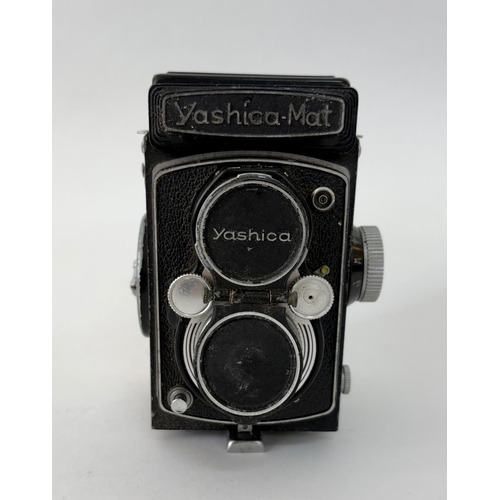 75 - Yashika Mat 124G with Yashinon 1;35 f~80mm lens and Copal-SV shutter15cm h