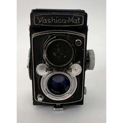 75 - Yashika Mat 124G with Yashinon 1;35 f~80mm lens and Copal-SV shutter15cm h
