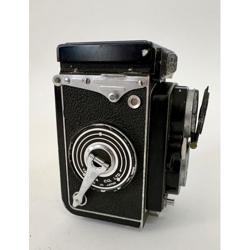 75 - Yashika Mat 124G with Yashinon 1;35 f~80mm lens and Copal-SV shutter15cm h