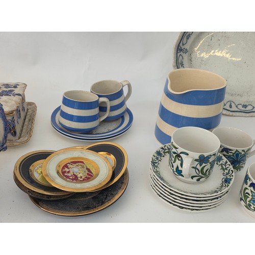 76 - A good mixed lot of vintage ceramics to include Denby, Midwinter, TG green, Chokin, Price and more