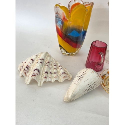 77 - A good mixed lot of vintage glass, ceramics and collectables to include an Iwatsu Hineri Art Glass V... 