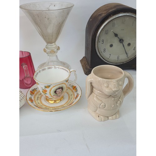 77 - A good mixed lot of vintage glass, ceramics and collectables to include an Iwatsu Hineri Art Glass V... 
