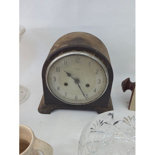 77 - A good mixed lot of vintage glass, ceramics and collectables to include an Iwatsu Hineri Art Glass V... 