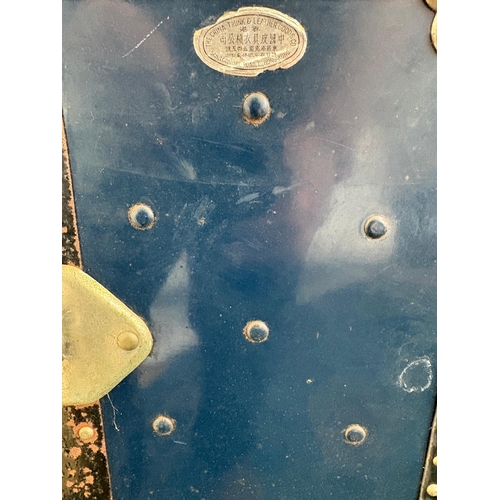 83 - A fine quality fitted travelling trunk, silk lined with 3 drawers, a hinged shoe box and wardrobe.&n... 