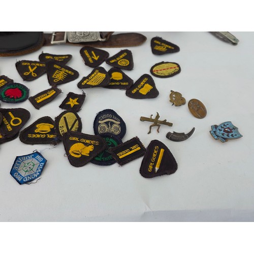 90 - Girl Guides Association. A mixed lot of 1950's Girl Guide items to include a Bukta made belt and buc... 