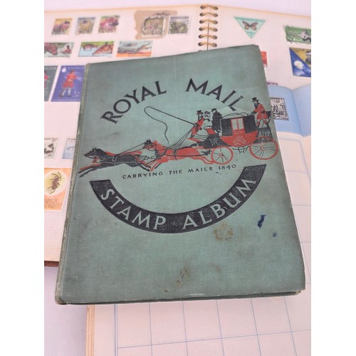 92 - Stamp Collecting. A mixed lot of vintage stamp albums and loose pages