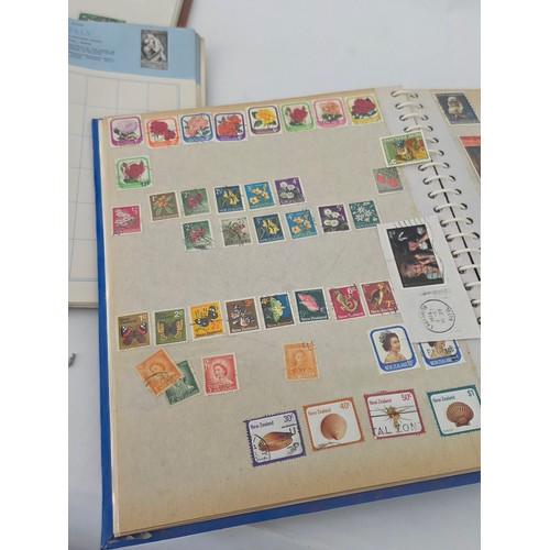 92 - Stamp Collecting. A mixed lot of vintage stamp albums and loose pages