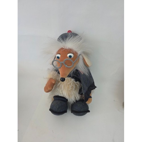 95 - The Wombles. 8 Vintage original Elizabeth Beresford / Film Fair Limited produced Wombles plush soft ... 
