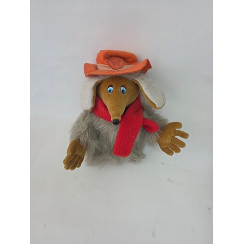 95 - The Wombles. 8 Vintage original Elizabeth Beresford / Film Fair Limited produced Wombles plush soft ... 