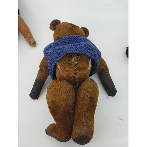 101 - Vintage Dolls, Teddies and stuffed toys to include a Norah Wellings sailor doll, a Golli, two articu... 