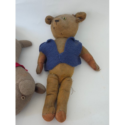 101 - Vintage Dolls, Teddies and stuffed toys to include a Norah Wellings sailor doll, a Golli, two articu... 